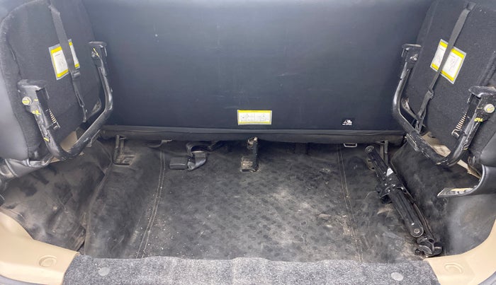 2018 Mahindra TUV300 T10 AMT, Diesel, Automatic, 71,888 km, Boot Inside