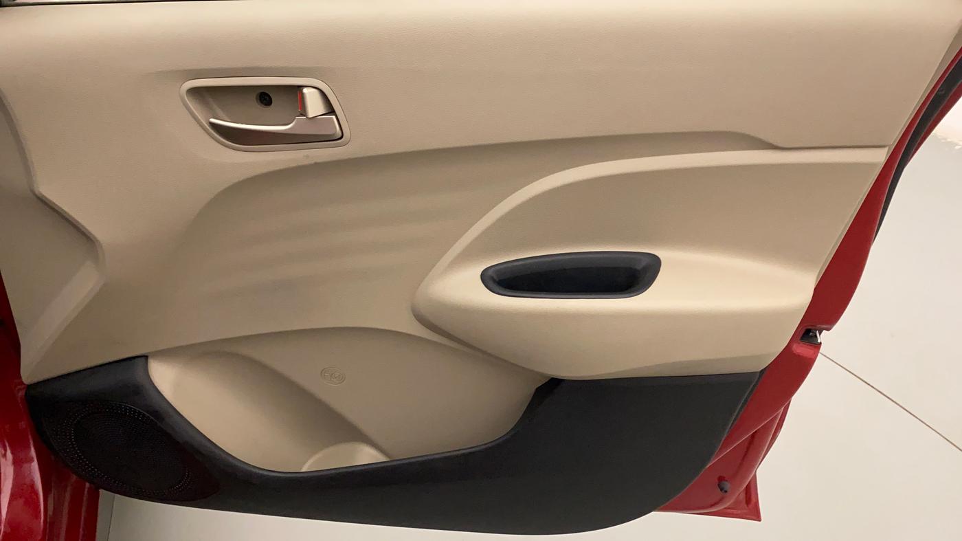 2019 Hyundai NEW SANTRO MAGNA AMT, Petrol, Automatic, 17,381 km, Driver Side Door Panels Control