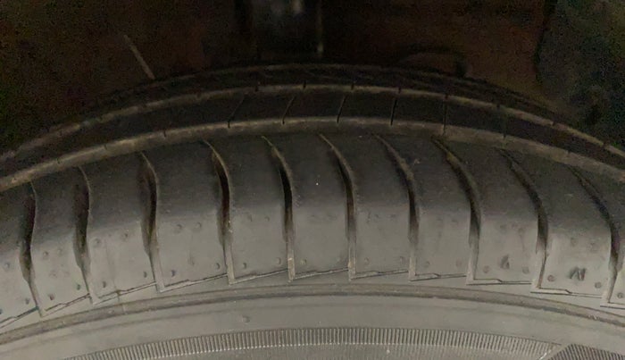 2019 Hyundai NEW SANTRO MAGNA AMT, Petrol, Automatic, 17,381 km, Right Front Tyre Tread