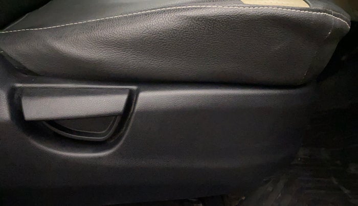 2019 Hyundai NEW SANTRO MAGNA AMT, Petrol, Automatic, 17,381 km, Driver Side Adjustment Panel