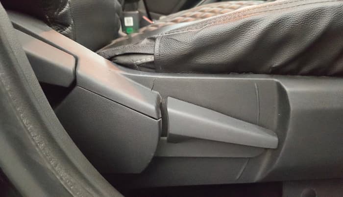 2021 Nissan MAGNITE XV PREMIUM, Petrol, Manual, 59,724 km, Driver Side Adjustment Panel