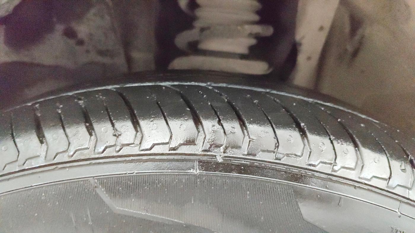 2021 Nissan MAGNITE XV PREMIUM, Petrol, Manual, 59,724 km, Left Front Tyre Tread