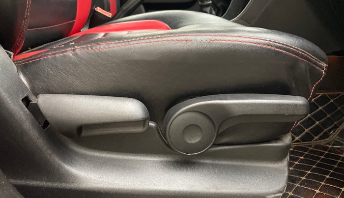 2020 Maruti Vitara Brezza ZXI, Petrol, Manual, 68,610 km, Driver Side Adjustment Panel