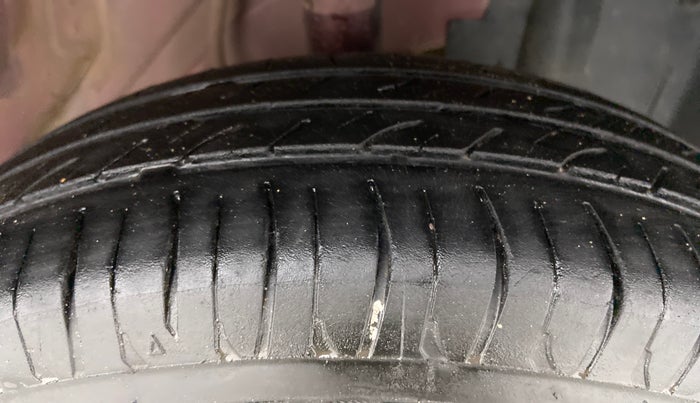2016 Datsun Go Plus T, Petrol, Manual, 77,379 km, Right Front Tyre Tread