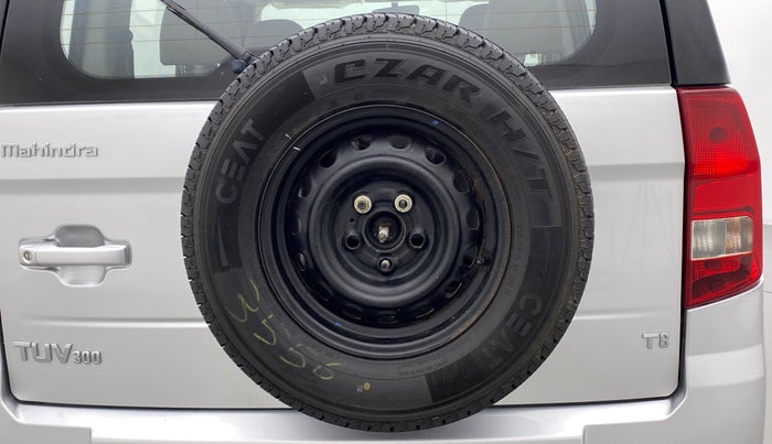 2017 Mahindra TUV300 T8, Diesel, Manual, 40,063 km, Spare Tyre