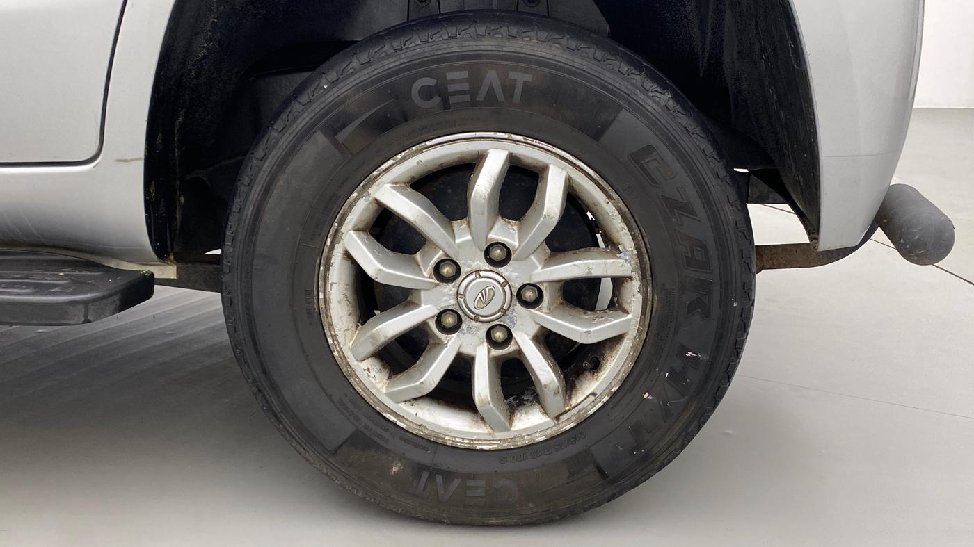 2017 Mahindra TUV300 T8, Diesel, Manual, 40,063 km, Left Rear Wheel