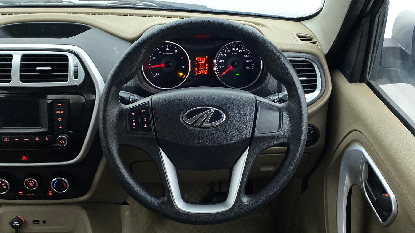 2017 Mahindra TUV300 T8, Diesel, Manual, 40,063 km, Steering Wheel Close Up