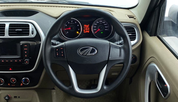 2017 Mahindra TUV300 T8, Diesel, Manual, 40,063 km, Steering Wheel Close Up