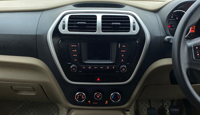 2017 Mahindra TUV300 T8, Diesel, Manual, 40,063 km, Air Conditioner