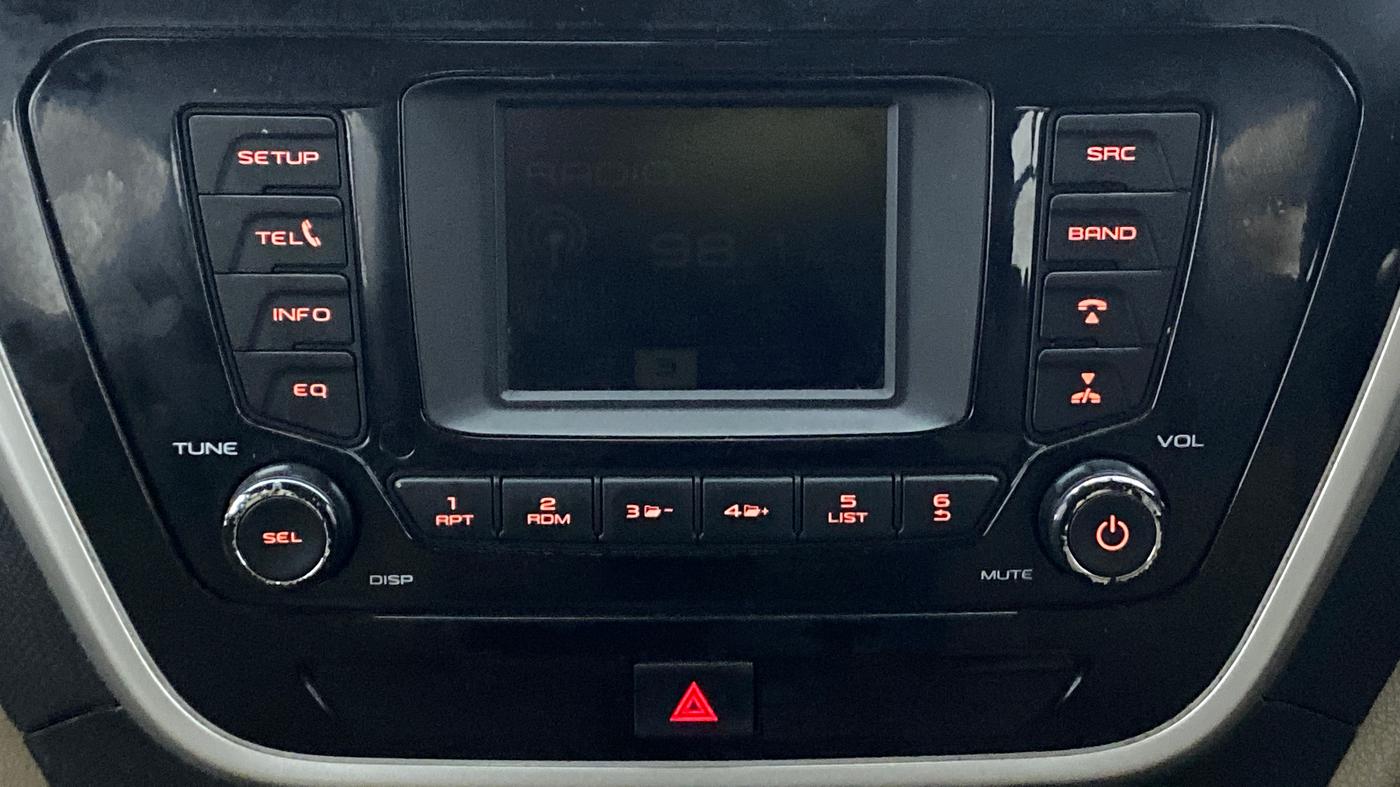 2017 Mahindra TUV300 T8, Diesel, Manual, 40,063 km, Infotainment System