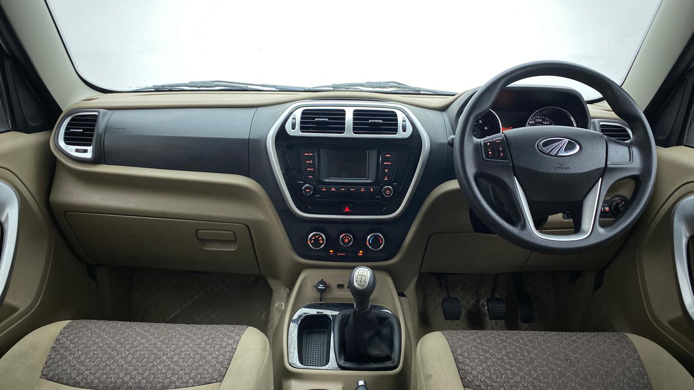 2017 Mahindra TUV300 T8, Diesel, Manual, 40,063 km, Dashboard