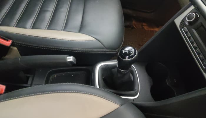 2016 Volkswagen Polo HIGHLINE1.2L, Petrol, Manual, 54,763 km, Gear Lever