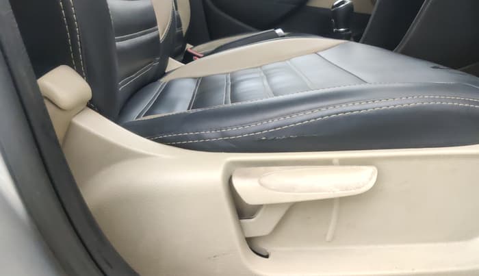 2016 Volkswagen Polo HIGHLINE1.2L, Petrol, Manual, 54,763 km, Driver Side Adjustment Panel