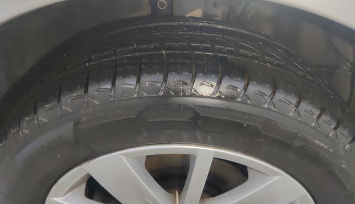 2016 Volkswagen Polo HIGHLINE1.2L, Petrol, Manual, 54,763 km, Left Front Tyre Tread