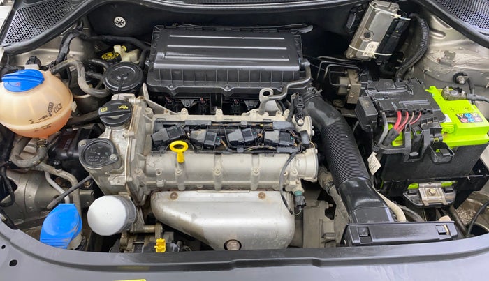 2015 Skoda Rapid ELEGANCE 1.6 MPI MT, Petrol, Manual, 75,596 km, Engine View