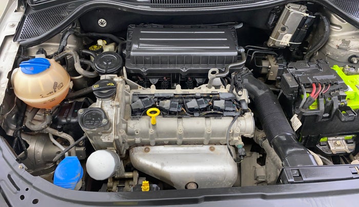 2015 Skoda Rapid ELEGANCE 1.6 MPI MT, Petrol, Manual, 75,596 km, Engine View - Right