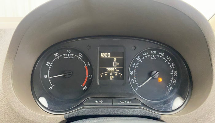 2015 Skoda Rapid ELEGANCE 1.6 MPI MT, Petrol, Manual, 75,596 km, Odometer Image