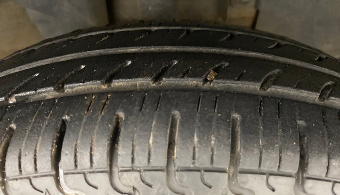 2016 Renault Kwid RXL, Petrol, Manual, 51,044 km, Right Front Tyre Tread