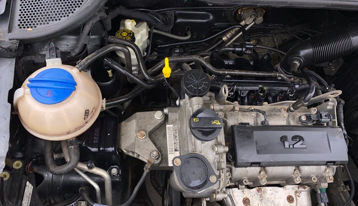 2015 Volkswagen Polo HIGHLINE1.2L, Petrol, Manual, 59,990 km, Engine View - Right