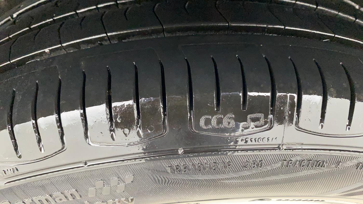 2015 Volkswagen Polo HIGHLINE1.2L, Petrol, Manual, 59,990 km, Left Rear Tyre Tread