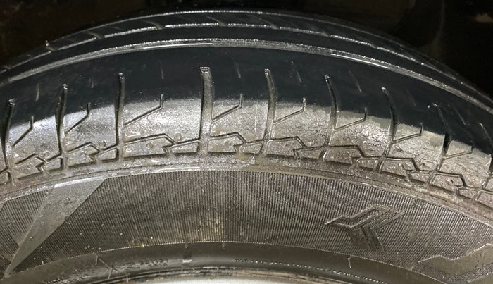 2015 Hyundai Elite i20 MAGNA 1.2, Petrol, Manual, 47,008 km, Right Front Tyre Tread