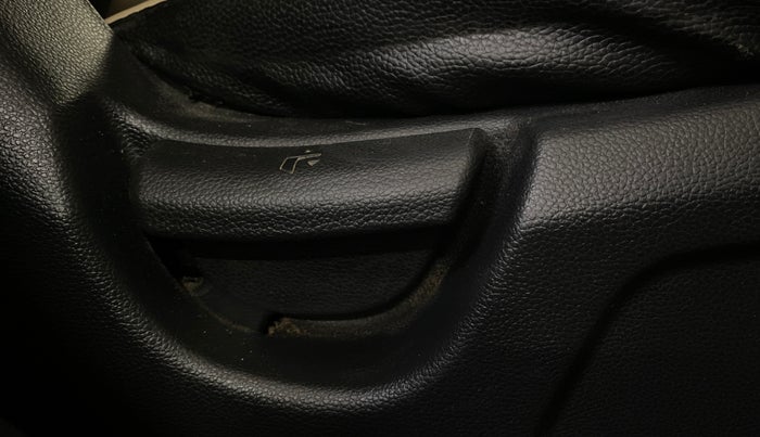 2015 Hyundai Elite i20 MAGNA 1.2, Petrol, Manual, 47,008 km, Driver Side Adjustment Panel