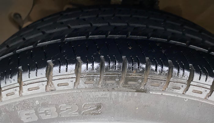 2018 Hyundai Grand i10 MAGNA 1.2 VTVT, Petrol, Manual, Left Rear Tyre Tread