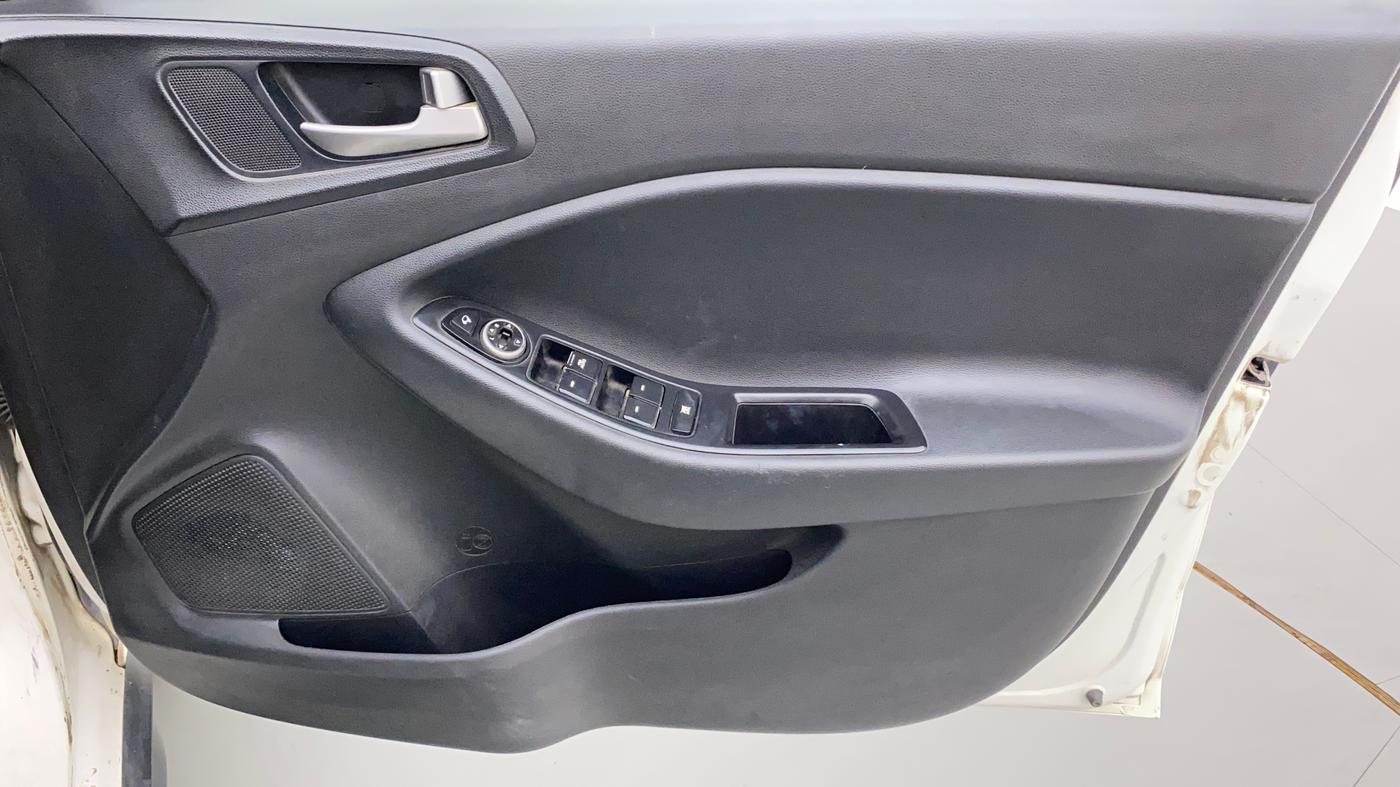 2018 Hyundai i20 Active 1.2 S, Petrol, Manual, 90,756 km, Driver Side Door Panels Control