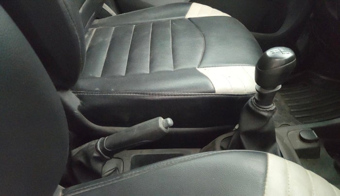 2017 Renault Kwid RXT 0.8, Petrol, Manual, 5,555 km, Gear Lever