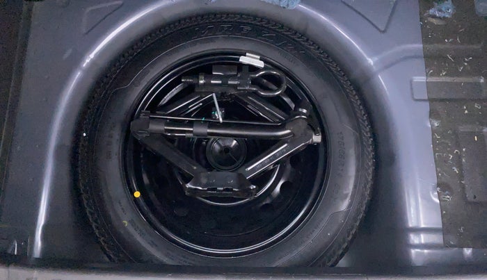 2016 Ford New Figo TITANIUM 1.5 PETROL AT, Petrol, Automatic, 56,776 km, Spare Tyre