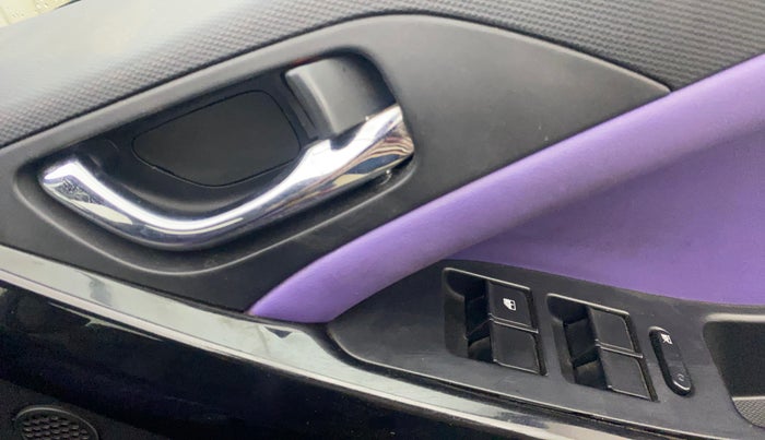 2023 Tata NEXON FEARLESS PURPLE + SUNROOF DUAL TONE 1.2 PETROL, Petrol, Manual, 42,318 km, Driver Side Door Panels Control