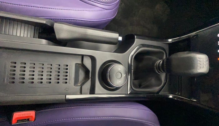 2023 Tata NEXON FEARLESS PURPLE + SUNROOF DUAL TONE 1.2 PETROL, Petrol, Manual, 42,318 km, Gear Lever