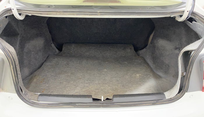 2012 Honda City 1.5L I-VTEC E MT, Petrol, Manual, 1,29,206 km, Boot Inside