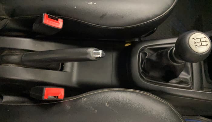 2013 Maruti Swift VXI, Petrol, Manual, 44,681 km, Gear Lever