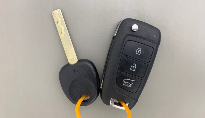 2023 Hyundai NEW I20 SPORTZ 1.2 IVT, Petrol, Automatic, 15,483 km, Key Close Up