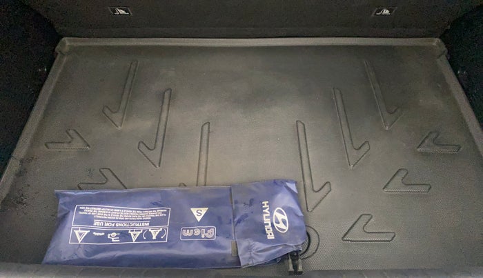 2023 Hyundai NEW I20 SPORTZ 1.2 IVT, Petrol, Automatic, 15,483 km, Boot Inside