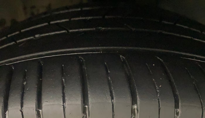 2023 Hyundai NEW I20 SPORTZ 1.2 IVT, Petrol, Automatic, 15,483 km, Right Front Tyre Tread