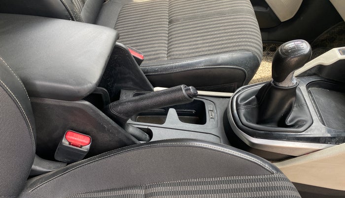 2022 KIA CARENS PRESTIGE PLUS 1.4 PETROL 7 STR, Petrol, Manual, 61,979 km, Gear Lever