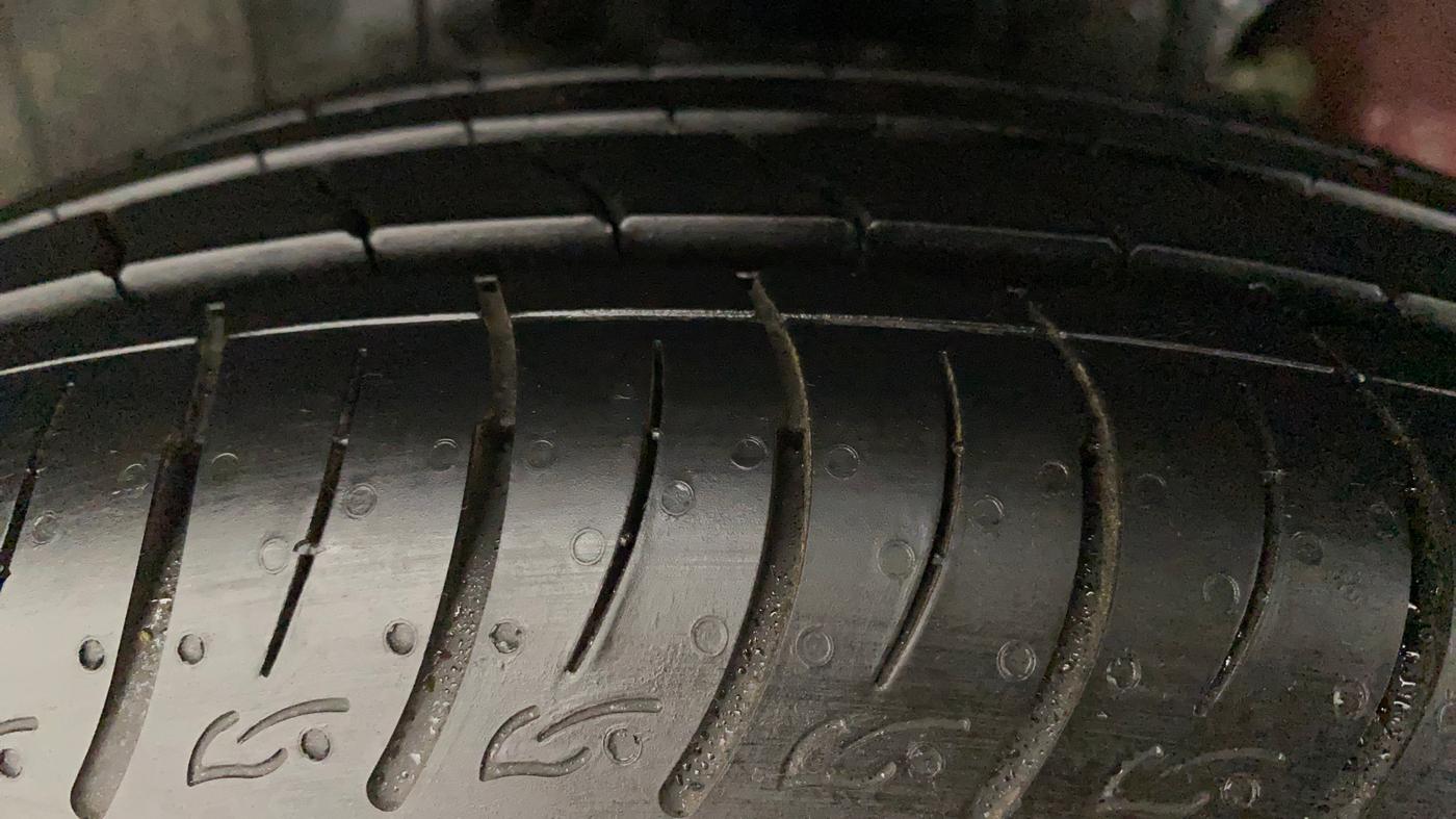 2022 Mahindra XUV300 W6 1.2 PETROL, Petrol, Manual, 7,648 km, Right Rear Tyre Tread