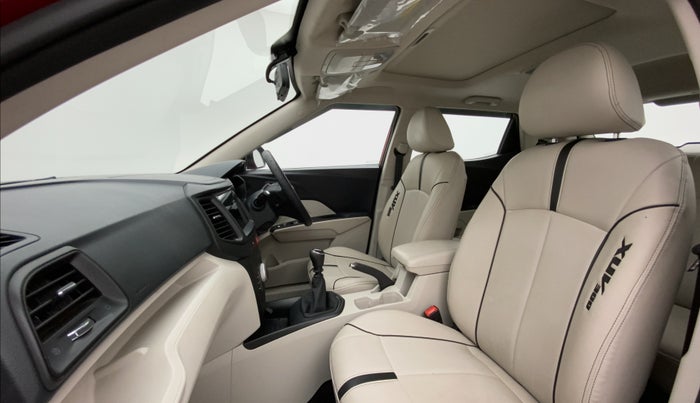 2022 Mahindra XUV300 W6 1.2 PETROL, Petrol, Manual, 7,648 km, Right Side Front Door Cabin