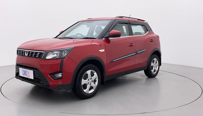 2022 Mahindra XUV300 W6 1.2 PETROL, Petrol, Manual, 7,648 km, Left Front Diagonal