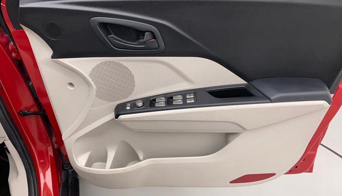 2022 Mahindra XUV300 W6 1.2 PETROL, Petrol, Manual, 7,648 km, Driver Side Door Panels Control