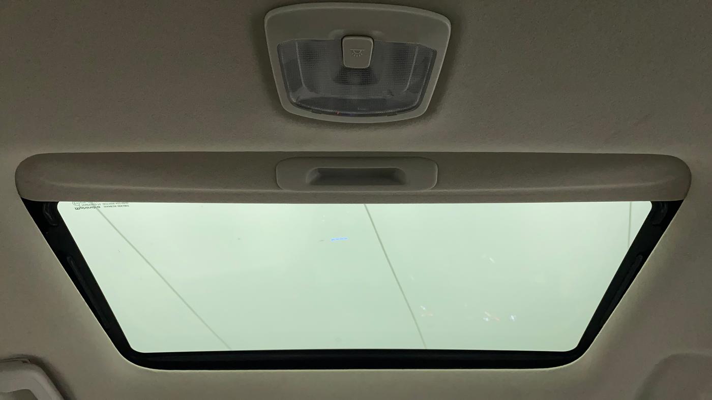 2022 Mahindra XUV300 W6 1.2 PETROL, Petrol, Manual, 7,648 km, Moonroof/ Sunroof