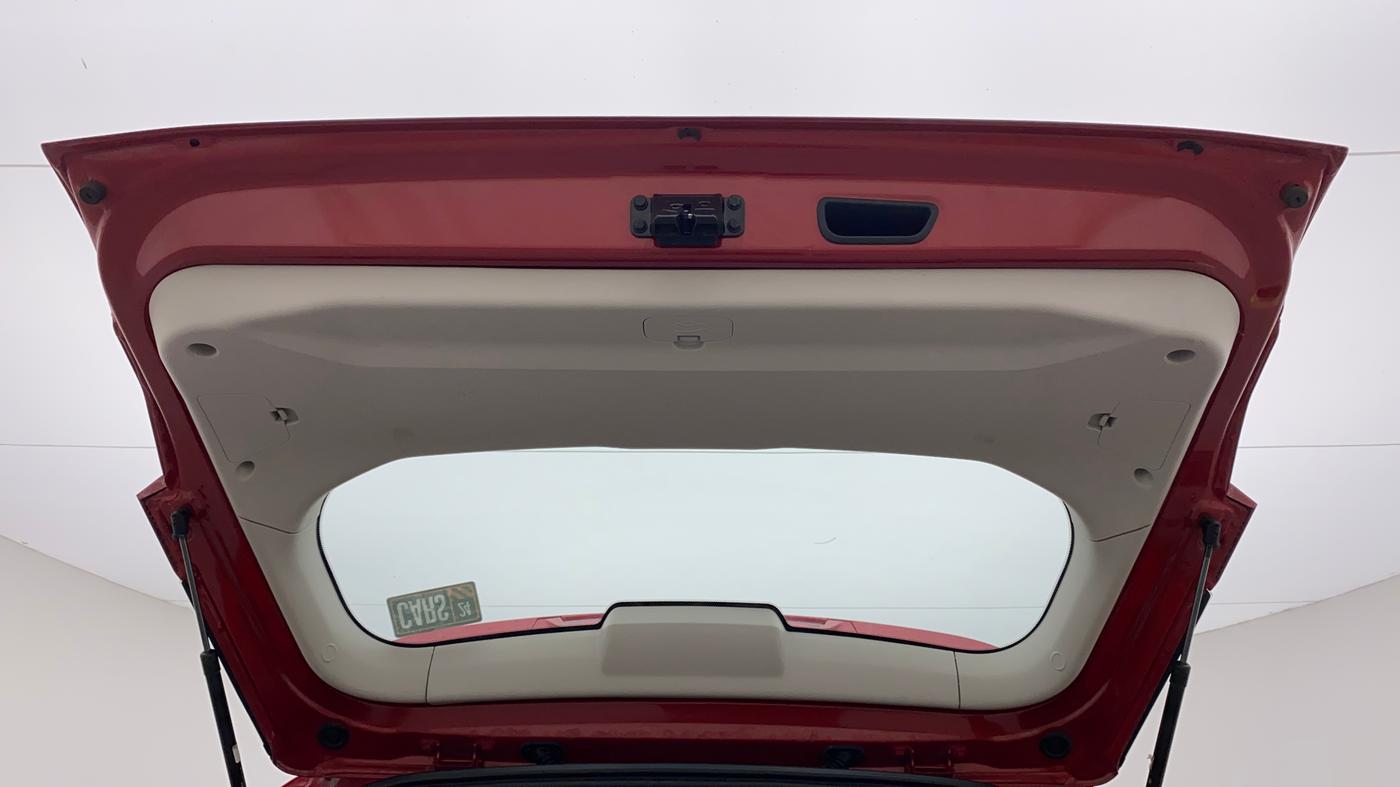 2022 Mahindra XUV300 W6 1.2 PETROL, Petrol, Manual, 7,648 km, Boot Door Open