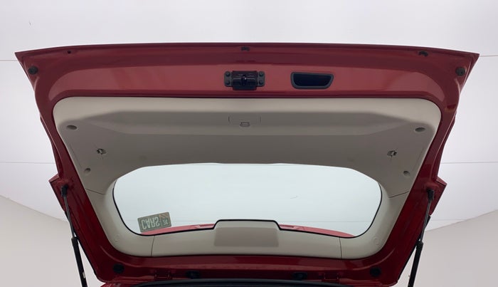 2022 Mahindra XUV300 W6 1.2 PETROL, Petrol, Manual, 7,648 km, Boot Door Open