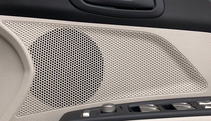 2022 Mahindra XUV300 W6 1.2 PETROL, Petrol, Manual, 7,648 km, Speaker