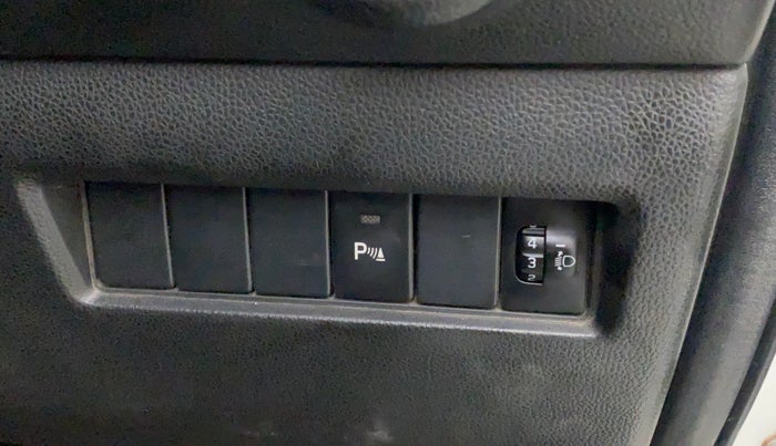 2018 Maruti Swift ZDI PLUS, Diesel, Manual, 80,361 km, Dashboard - Headlight height adjustment not working