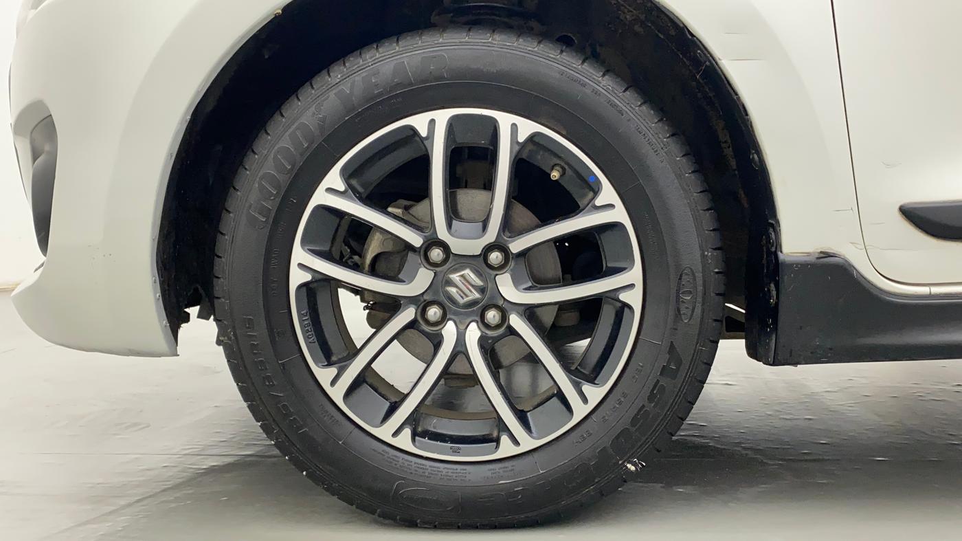 2018 Maruti Swift ZDI PLUS, Diesel, Manual, 80,361 km, Left Front Wheel