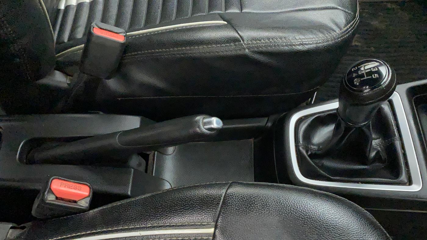 2018 Maruti Swift ZDI PLUS, Diesel, Manual, 80,361 km, Gear Lever