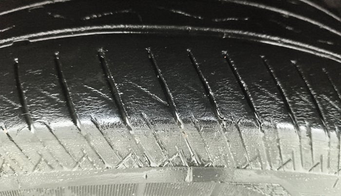 2023 Tata PUNCH ACCOMPLISHED MT CNG, CNG, Manual, 61,597 km, Left Front Tyre Tread